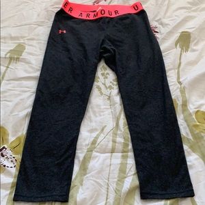 Underarmour cropped leggings.
